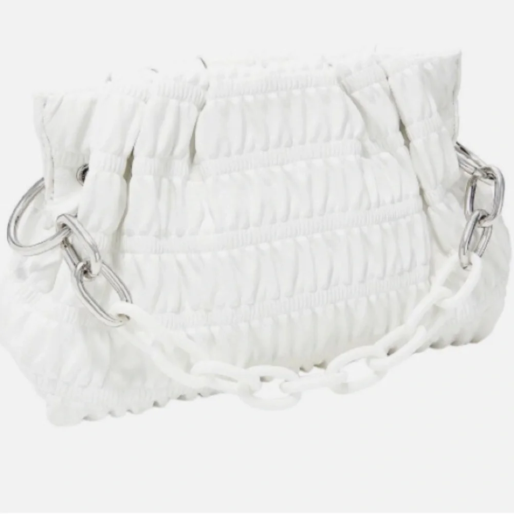 House of Want We Chill White Vegan Framed Ruched Clutch Dumpling Bag Chic